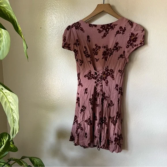 Lulus | Amaryllis Mauve Pink Floral Print Button Front Mini Dress - Picture 6 of 8